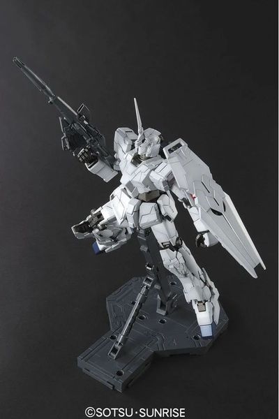 Bandai Unicorn Gundam MG 1/100 - сборная модель (Mobile Suit Gundam Unicorn, Gunpla HS000111 фото