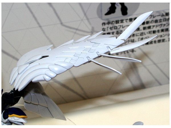 Сборная модель Bandai Wing Zero EW Gundam RG 1/144 (Mobile Suit Gundam Wing) - Gunpla HS000013 фото