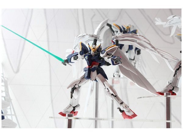 Сборная модель Bandai Wing Zero EW Gundam RG 1/144 (Mobile Suit Gundam Wing) - Gunpla HS000013 фото