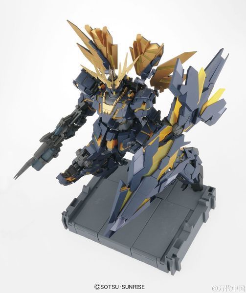 Збірна модель Bandai RX-0(N) Unicorn Gundam 02 Banshee Norn PG 1/60 (Mobile Suit Gundam Unicorn) - Gunpla HS001414 фото