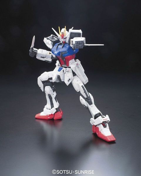 Сборная модель Bandai Aile Strike Gundam RG 1/144 (Mobile Suit Gundam SEED) - Gunpla HS000050 фото