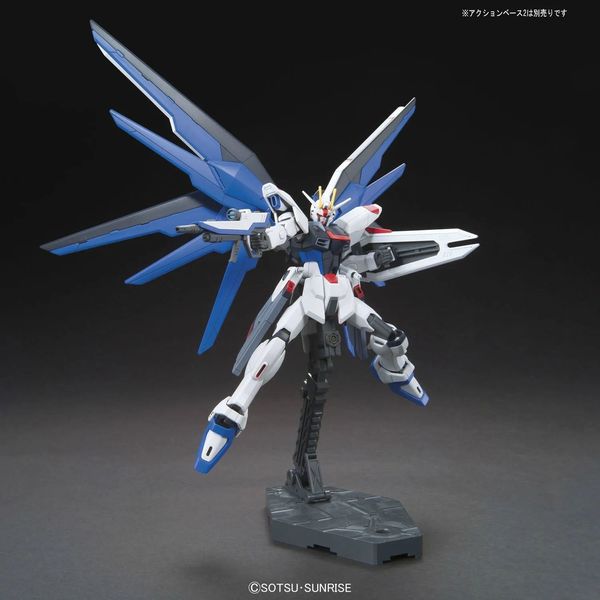 Freedom Gundam ZGMF-X10A HGCE 1/144 (Bandai) збірна модель, Гандам аніме HS000177 фото