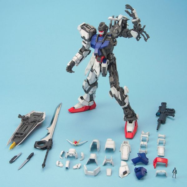 GAT-X105 Strike Gundam PG 1/60 (Bandai) збірна модель, Гандам аніме HS000081 фото