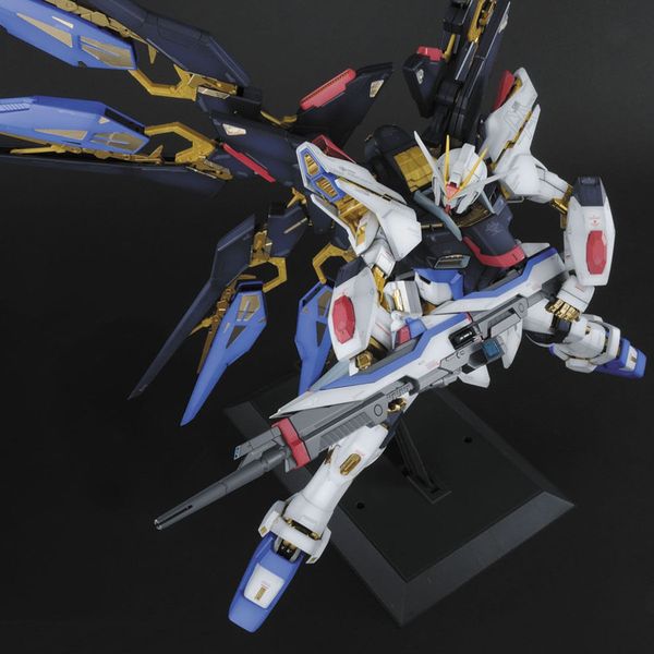 Strike Freedom Gundam PG 1/60 (Bandai) збірна модель, Гандам аніме HS000291 фото