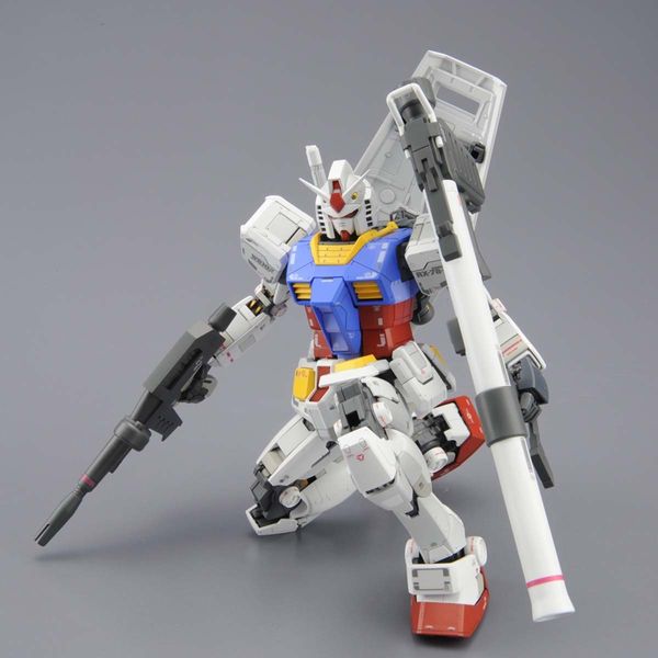 RX-78-2 Ver. 3.0 Gundam MG 1/100 (Bandai) збірна модель, Гандам аніме HS000161 фото